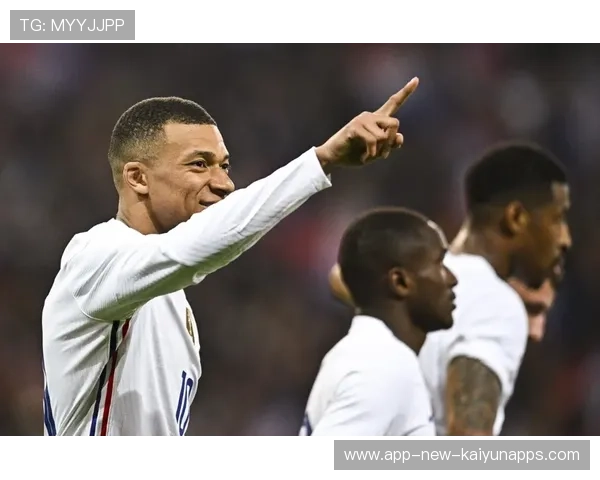 维尼修斯转会风波愈加升温,沙特联报价令皇马左右为难 维尼修斯转会风波愈加升温,沙特联报价令皇马左右为难